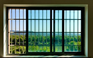 Are b the windows? 这里的b究竟指什么？