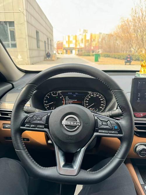 日产天籁配Windows电脑?车机还是车载系统?-第2张图片-99系统专家 日产天籁配Windows电脑?车机还是车载系统?-第2张图片-99系统专家